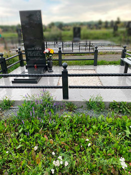 Памятник Гранит Прямой оградка и плита гранит